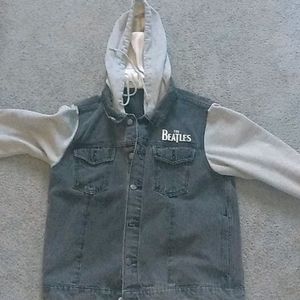 Beetle's hoodie sleeves